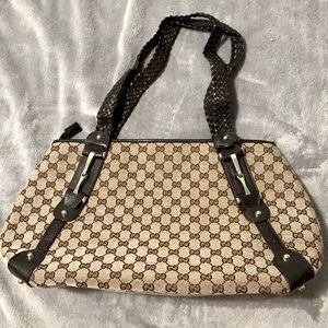 Gucci duffle monogram